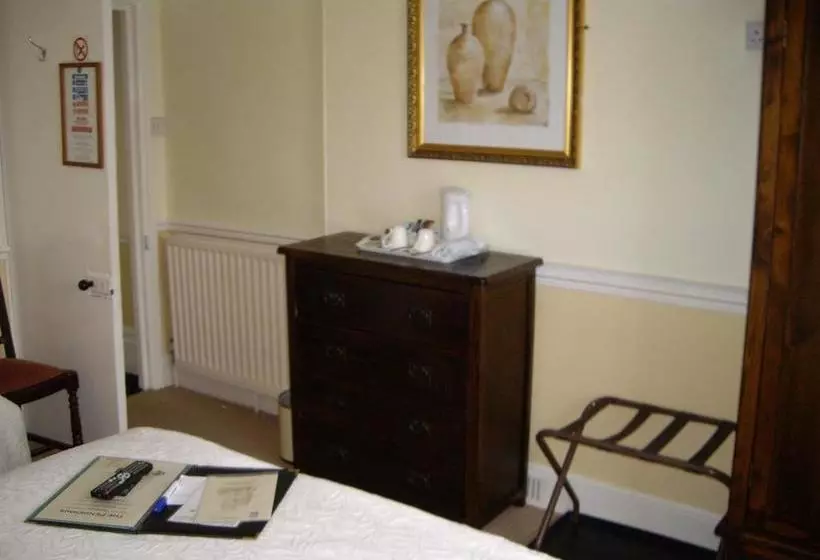 هتل The Pendennis Guest House