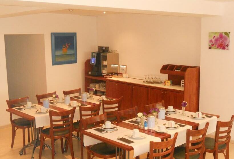 בית מלון כפרי Rogier