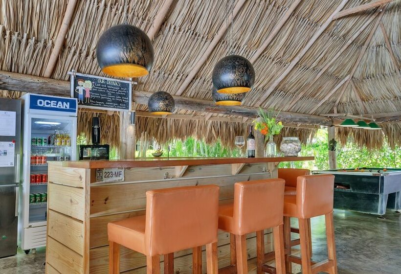 هتل Windhoek Resort Bonaire