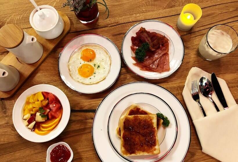 Maxstays Max Pavilion At The Venice Residences