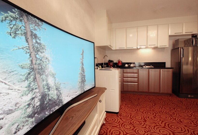 Maxstays Max Pavilion At The Venice Residences