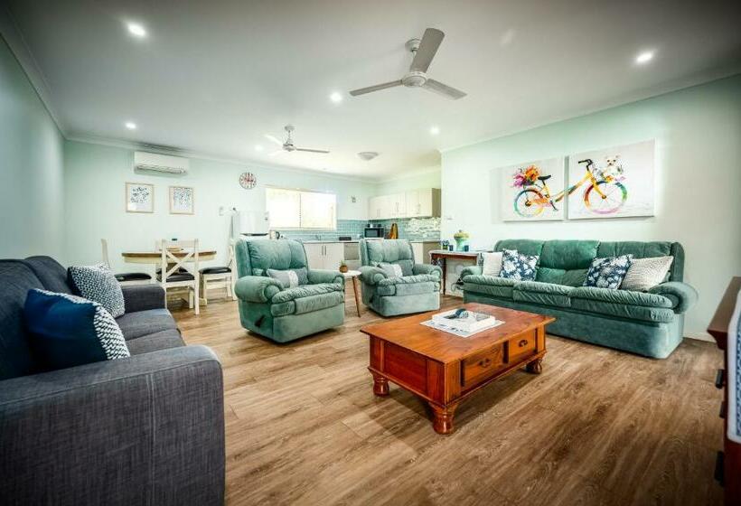 펜션 Alarks Nest Bed And Breakfast