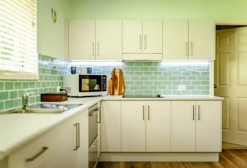 پانسیون Alarks Nest Bed And Breakfast