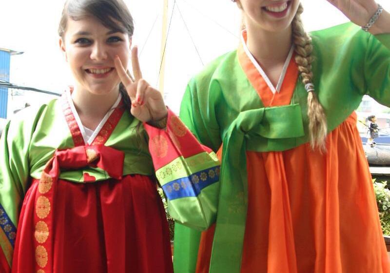 بنسيون Bukchonmaru Hanok Guesthouse