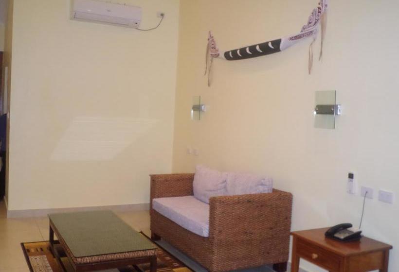 בית מלון כפרי Alotau International