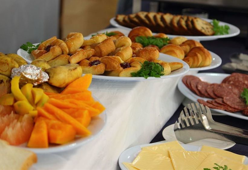 בית מלון כפרי Alotau International