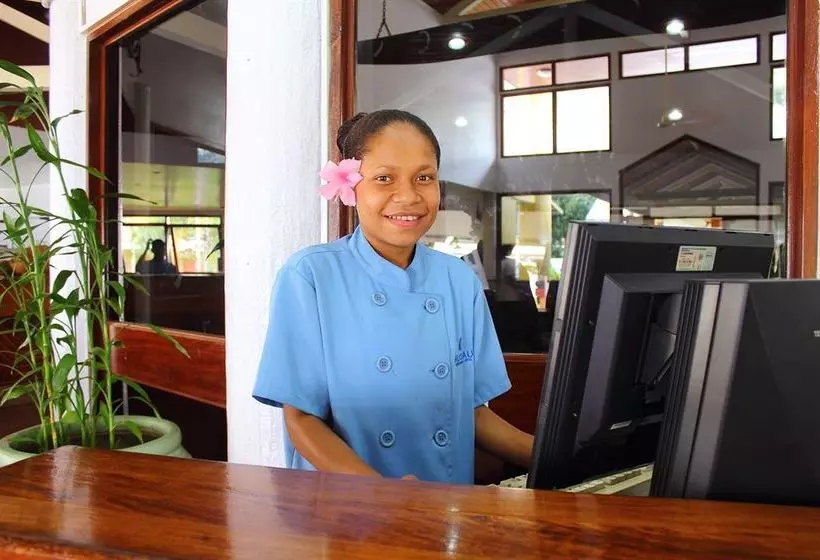 ホテル Alotau International