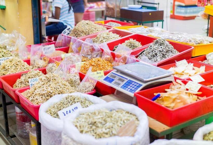 Hotel Anjungan Beach Resort