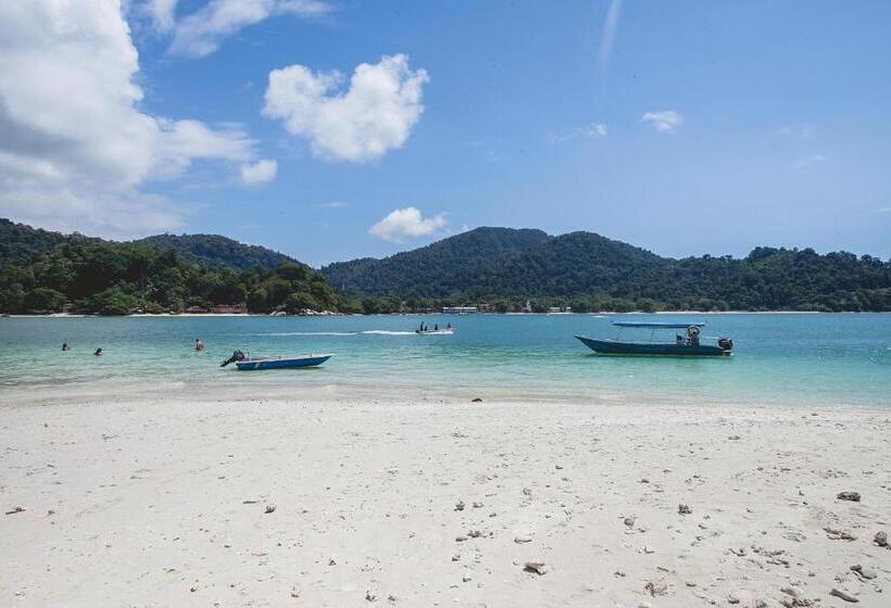 Hotel Anjungan Beach Resort