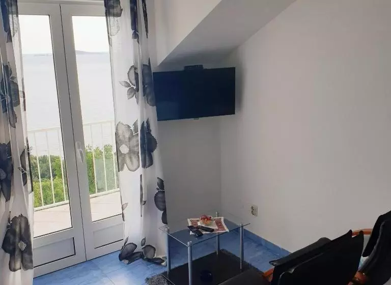 Hotelli Apartments Lira