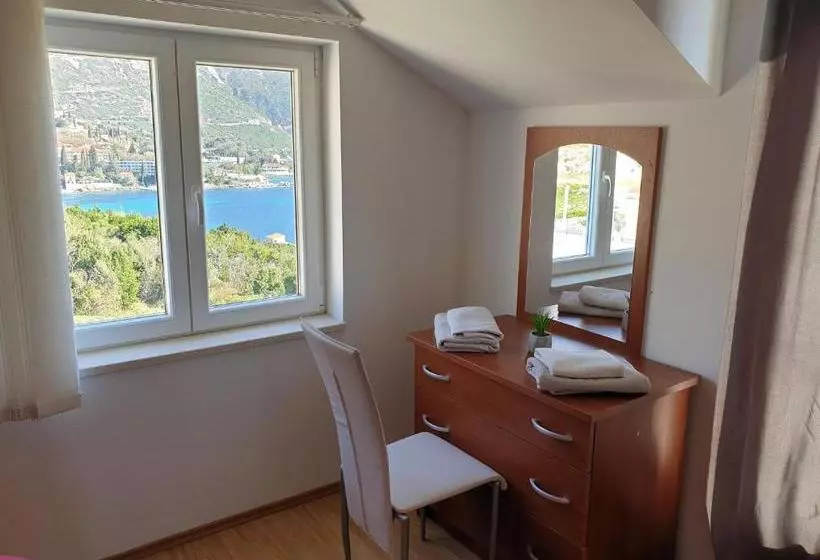 Hotelli Apartments Lira