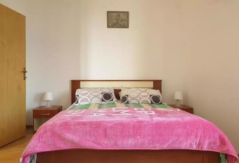 Hotelli Apartments Lira