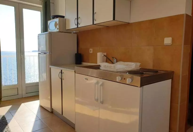 Hotelli Apartments Lira
