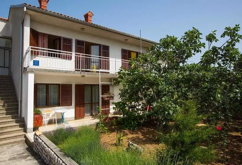ホテル Apartments Novi Vinodolski