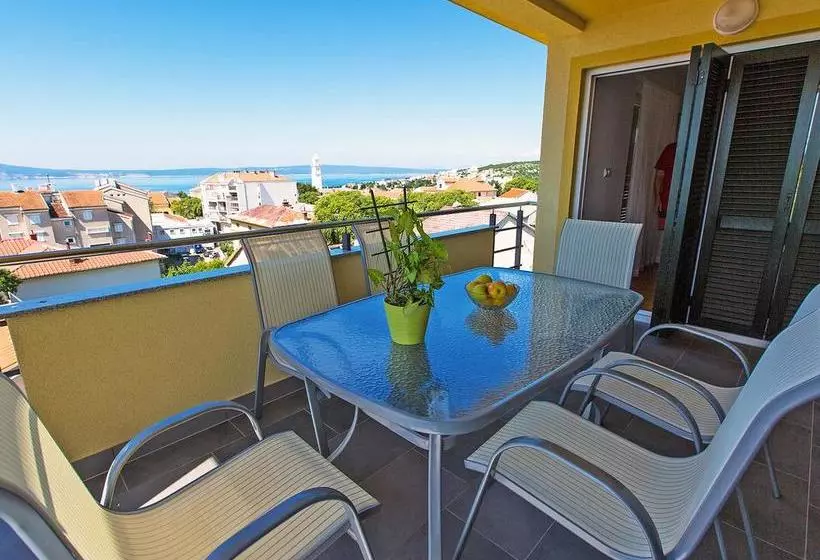 ホテル Apartments Novi Vinodolski