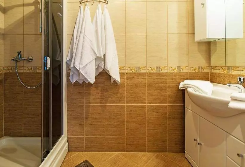 ホテル Apartments Novi Vinodolski