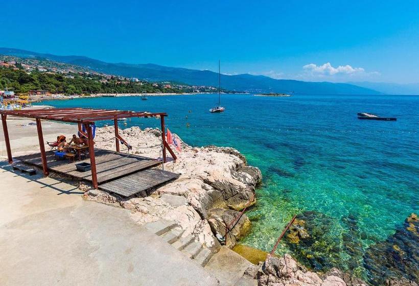 فندق Apartments Novi Vinodolski