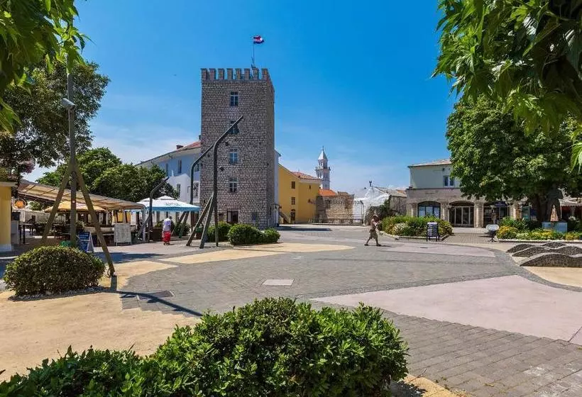 ホテル Apartments Novi Vinodolski