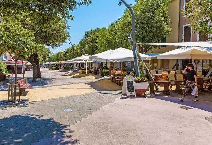 ホテル Apartments Novi Vinodolski