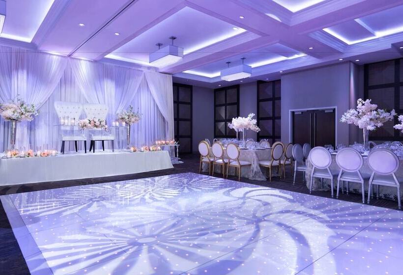 فندق Courtyard By Marriott Toronto Mississauga/west