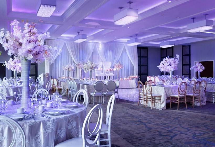 فندق Courtyard By Marriott Toronto Mississauga/west