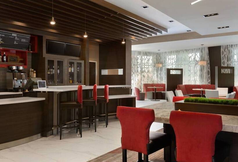 فندق Courtyard By Marriott Toronto Mississauga/west