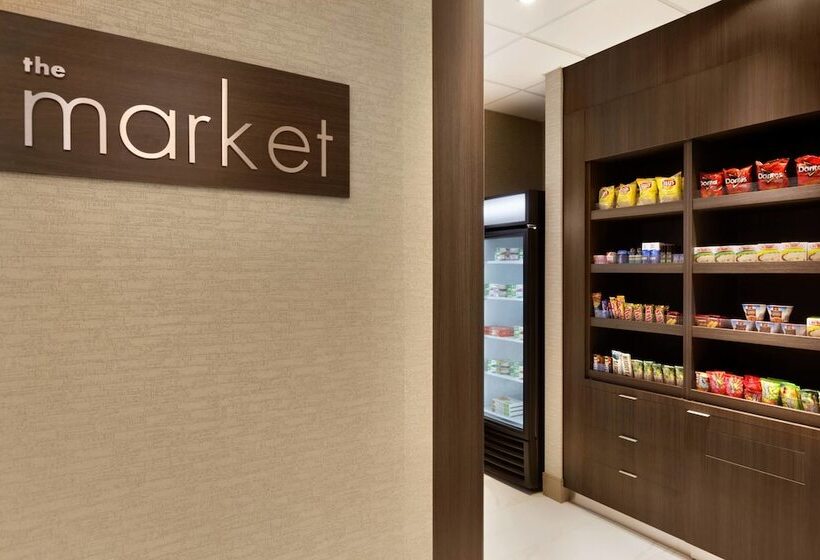 فندق Courtyard By Marriott Toronto Mississauga/west