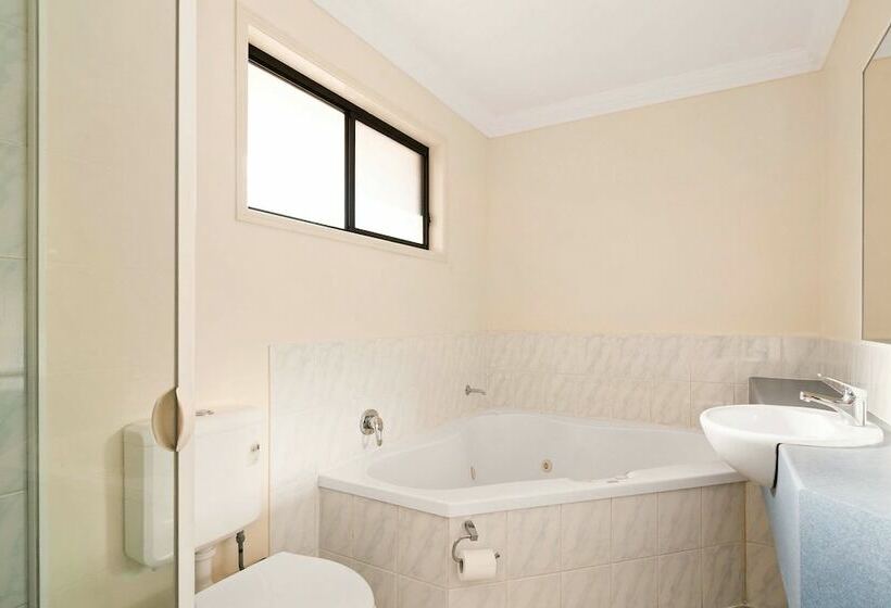 Отель Econo Lodge Waterford