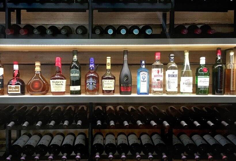 Epic Hotel Villa De Merlo