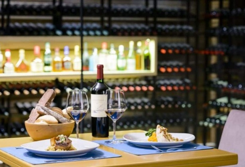 Epic Hotel Villa De Merlo