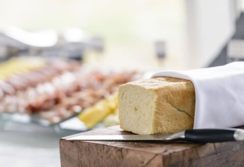 Epic Hotel Villa De Merlo