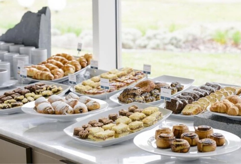 Epic Hotel Villa De Merlo