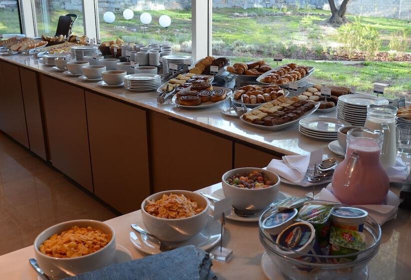 Epic Hotel Villa De Merlo