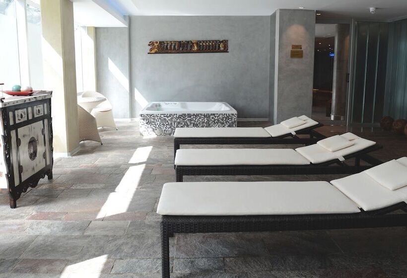 Epic Hotel Villa De Merlo