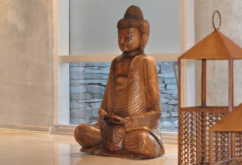 Epic Hotel Villa De Merlo