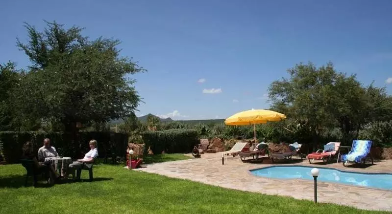 هتل Etango Ranch