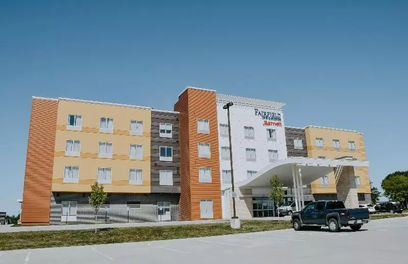 هتل Fairfield Inn & Suites By Marriott Lincoln Airport