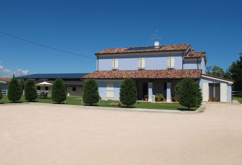 בית מלון כפרי Insolent Inn