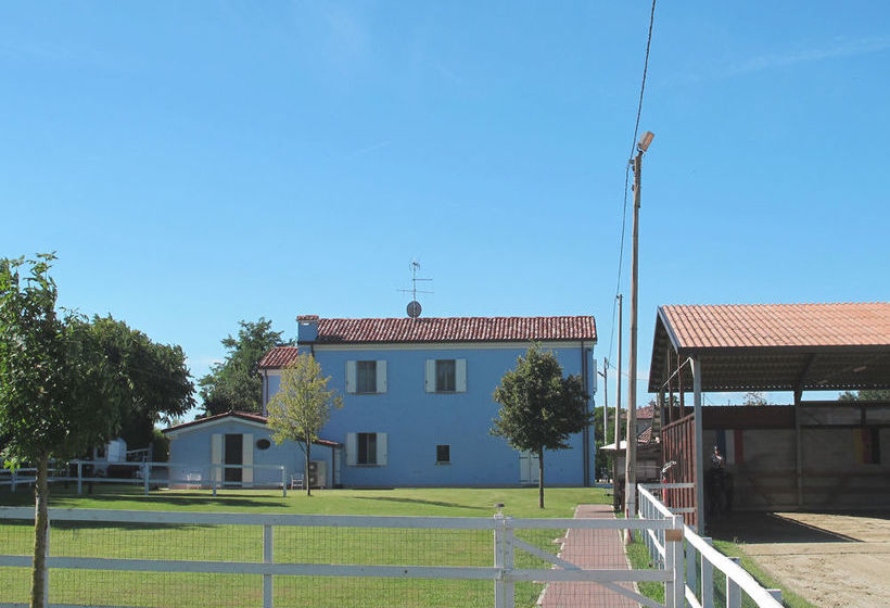 בית מלון כפרי Insolent Inn