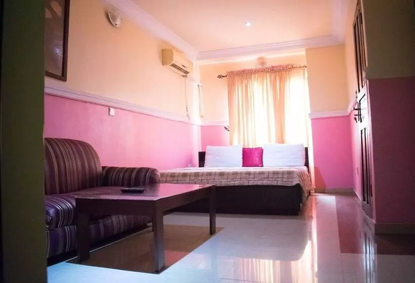 هتل Maria Suites