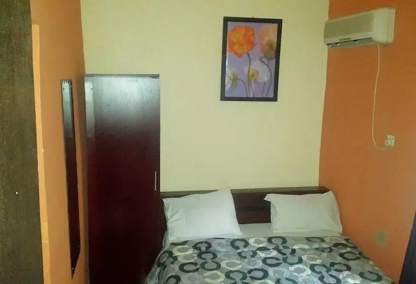 هتل Maria Suites