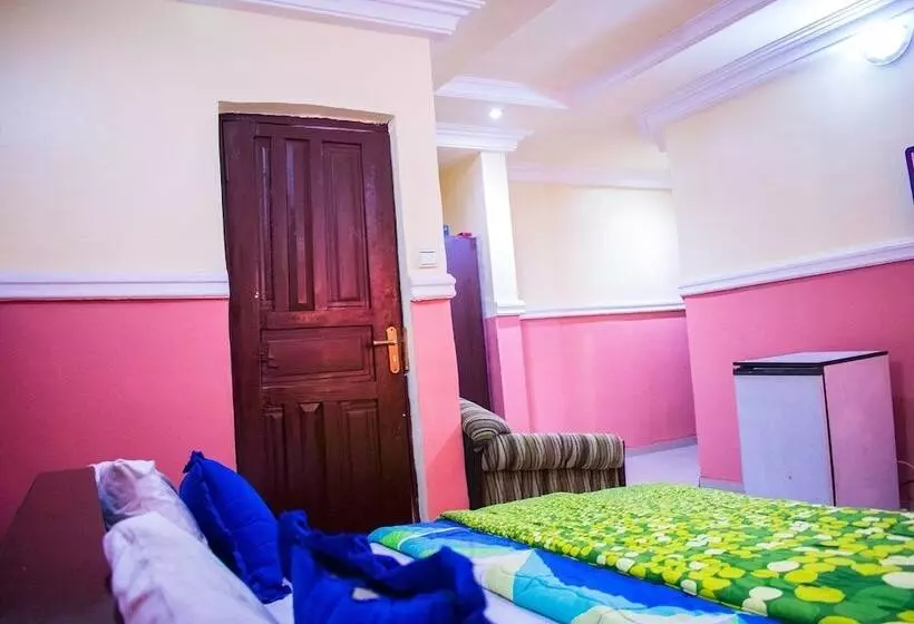 هتل Maria Suites