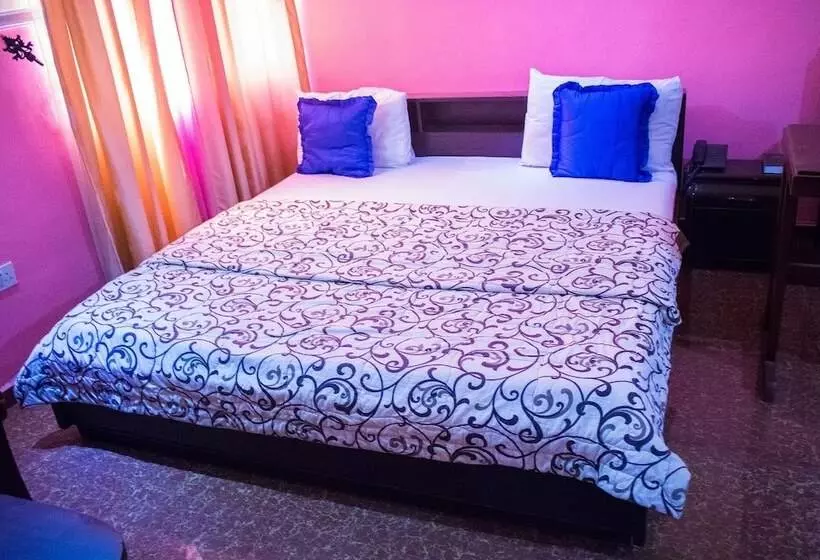 هتل Maria Suites