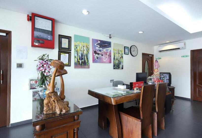 Hotel The Fern Lodge