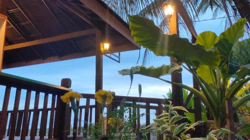 בית מלון כפרי Bungalow Mat Hj Limah