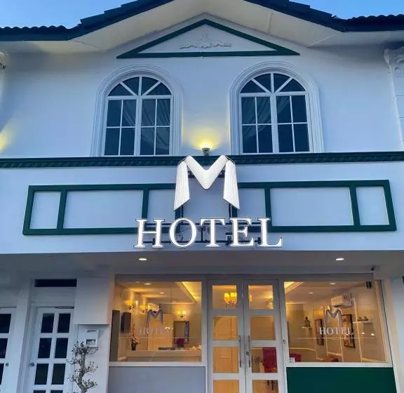 ホテル M