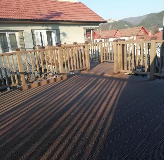 ペンション Casa Leah