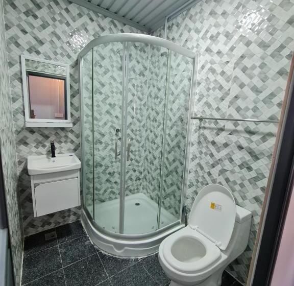 پانسیون Cheqma Tiny Chalet