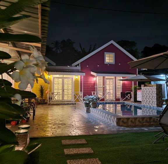 پانسیون Cheqma Tiny Chalet