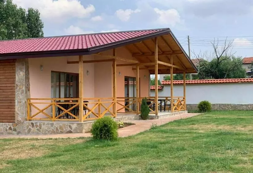 ペンション къщи за гости “планински рай” Mountain Paradise